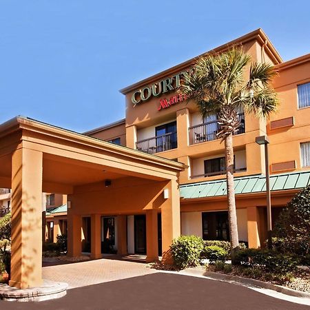Courtyard Tampa North / I-75 Fletcher Exterior photo