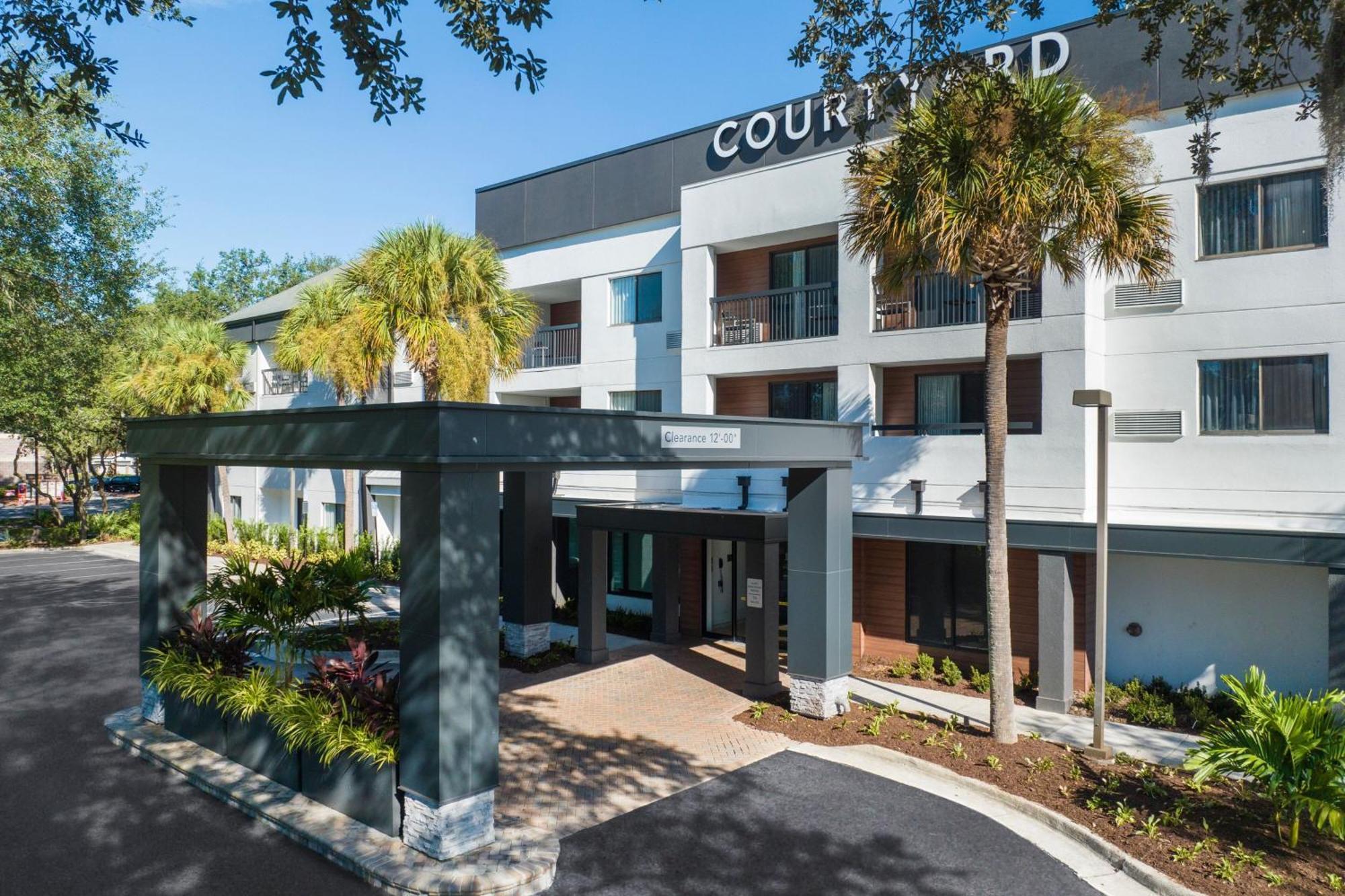 Courtyard Tampa North / I-75 Fletcher Exterior photo